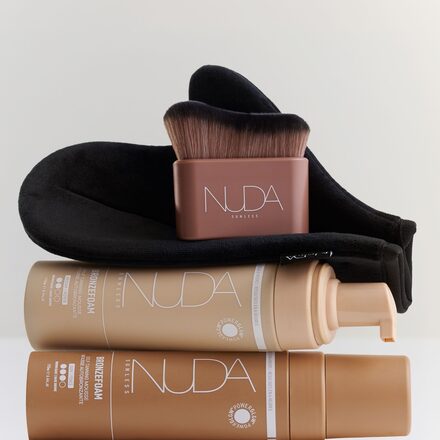 Pinceau estompeur NUDA et mousses autobronzantes BronzeFoam.